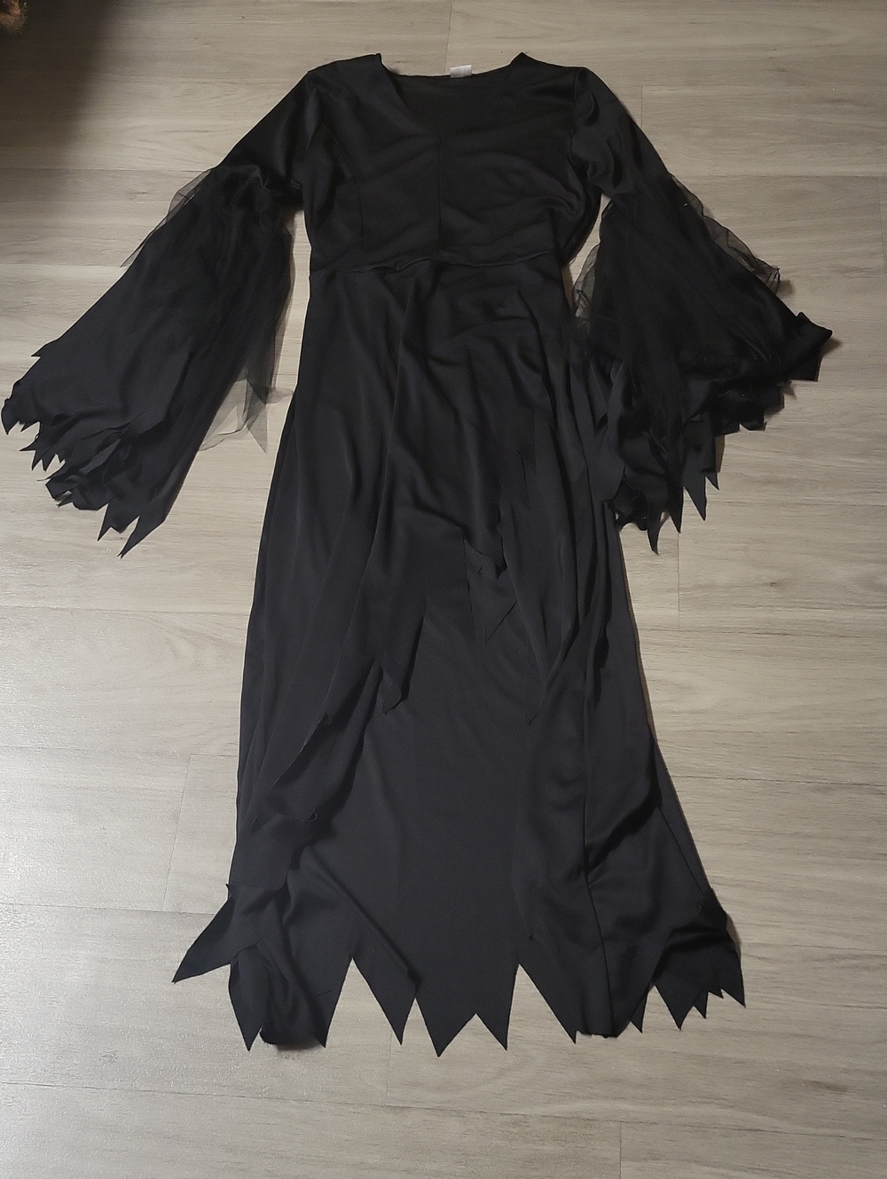 Spirit Black Long-Sleeve Gothic Jagged Hem Maxi Dress - Picture 1 of 5